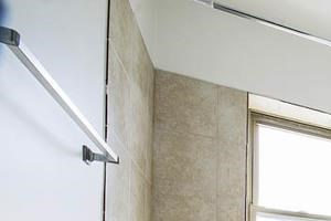8000 S Drexel Ave Apartments Chicago Bathroom